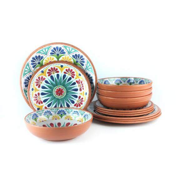 Serve up pasta salad, carrots and hummus or crisps with this colourful melamine set (Wayfair)