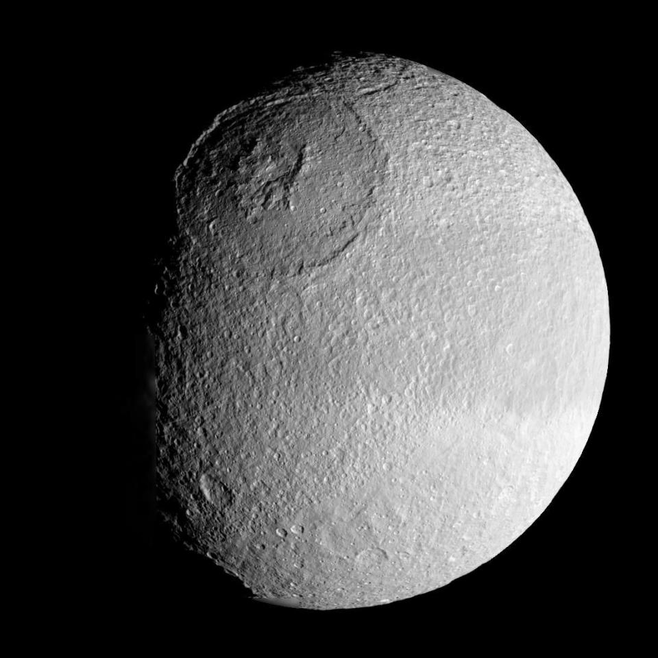 tethys moon of saturn