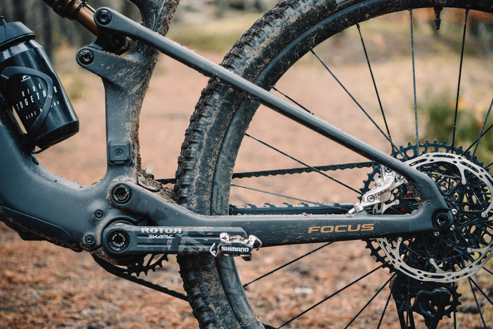 closeup details of the new focus vam2 sl e-mountain bike