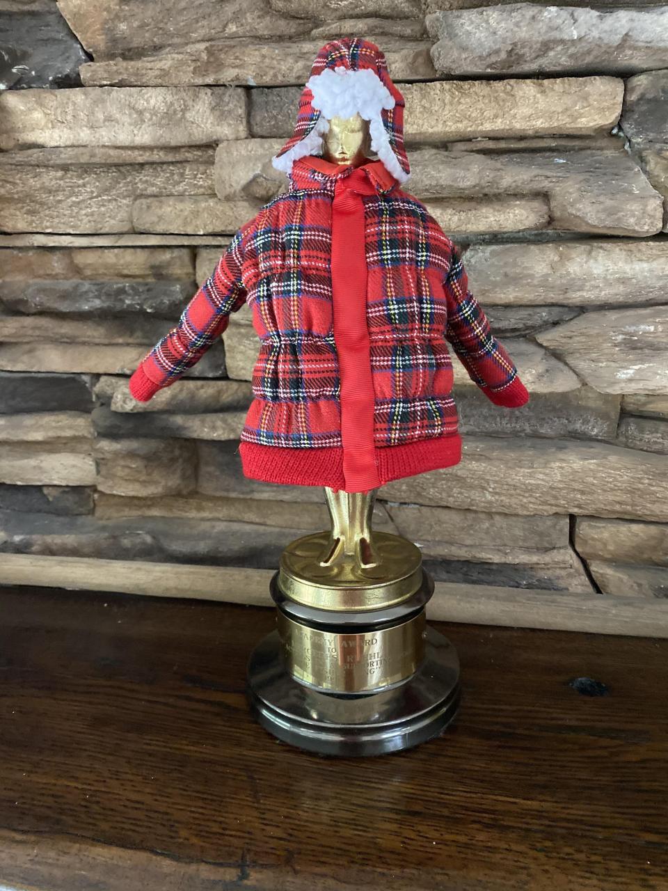 Mercedes Ruehl's Oscar in its "winter wardrobe." (Photo: Courtesy of Mercedes Ruehl)