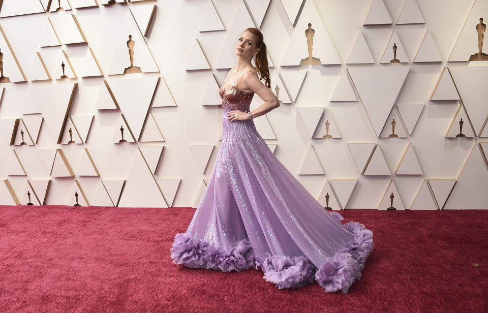 Jessica Chastain llega a los Oscar el 27 de marzo de 2022 en el Teatro Dolby en Los Angeles. (Foto Jordan Strauss/Invision/AP)