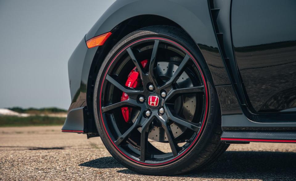 View Photos of the 2019 Honda Civic Type R and 2019 Volkswagen Golf R