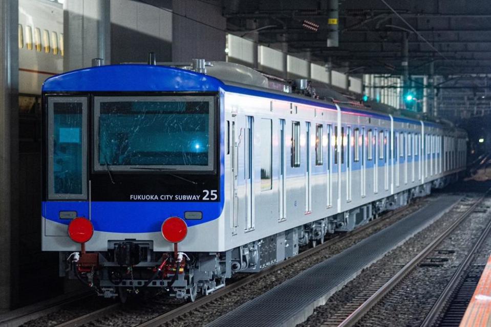 福岡地鐵成為首個設閉路電視監察車廂的城市。(網上圖片)