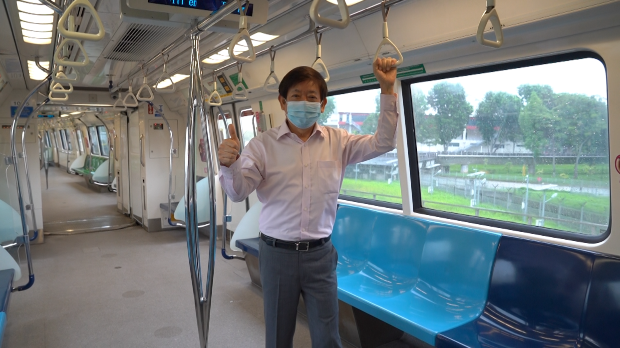Transport Minister Khaw Boon Wan taking a ride one of the 66 Kawasaki-built trains on Monday (22 June). The trains are due to be decommissioned from June. (PHOTO: Nick Tan for Yahoo News Singapore)