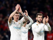 Soccer Football - La Liga Santander - Atletico Madrid v Real Madrid - Wanda Metropolitano, Madrid, Spain - November 18, 2017 Real Madrid’s Toni Kroos applauds fans after the match REUTERS/Paul Hanna