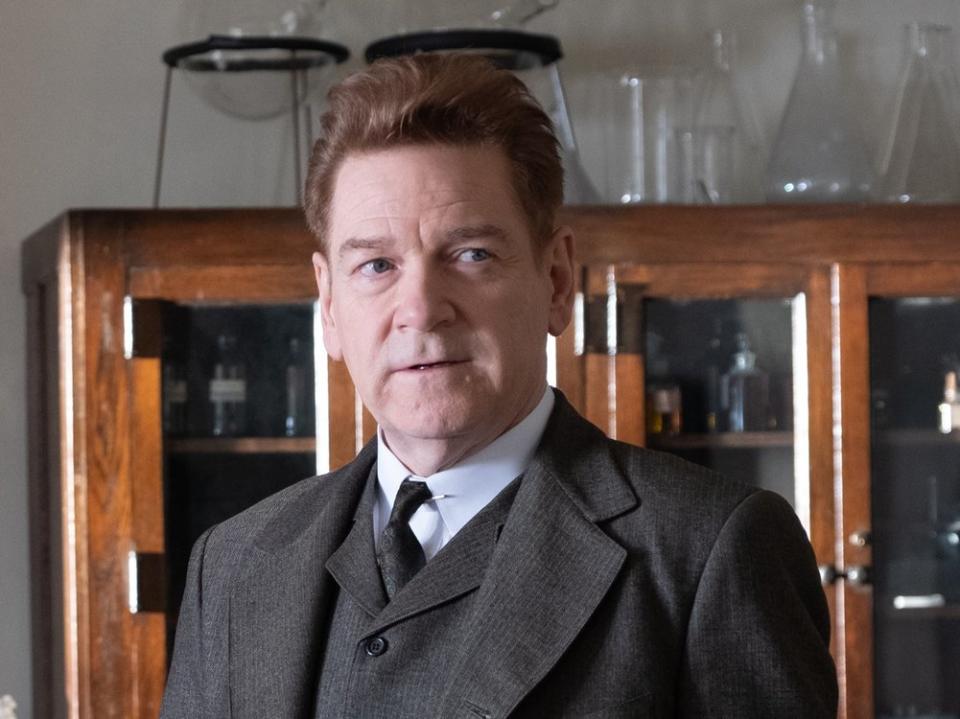 Kenneth Branagh (r.) als Niels Bohr (Bild: Universal Pictures/Melinda Sue Gordon)