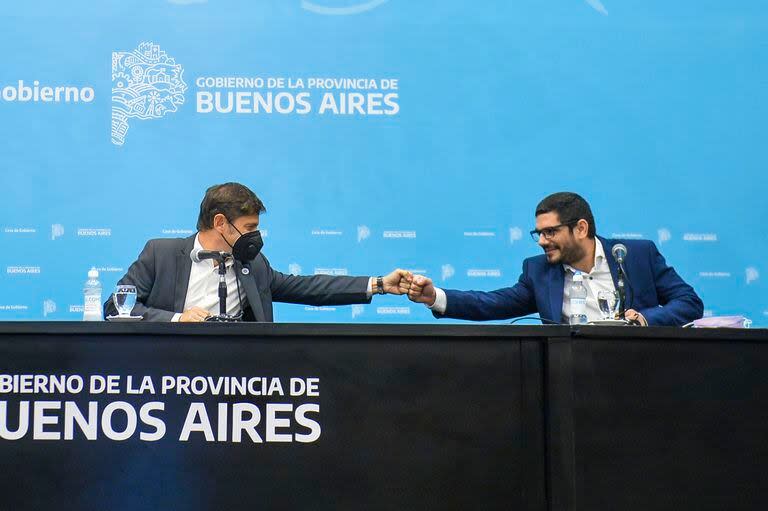 Axel Kicillof, con Homero Giles, titular del IOMA