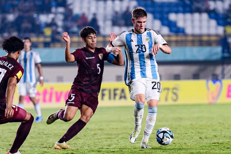 Franco Mastantuono en el partido que la Argentina le ganó a Venezuela