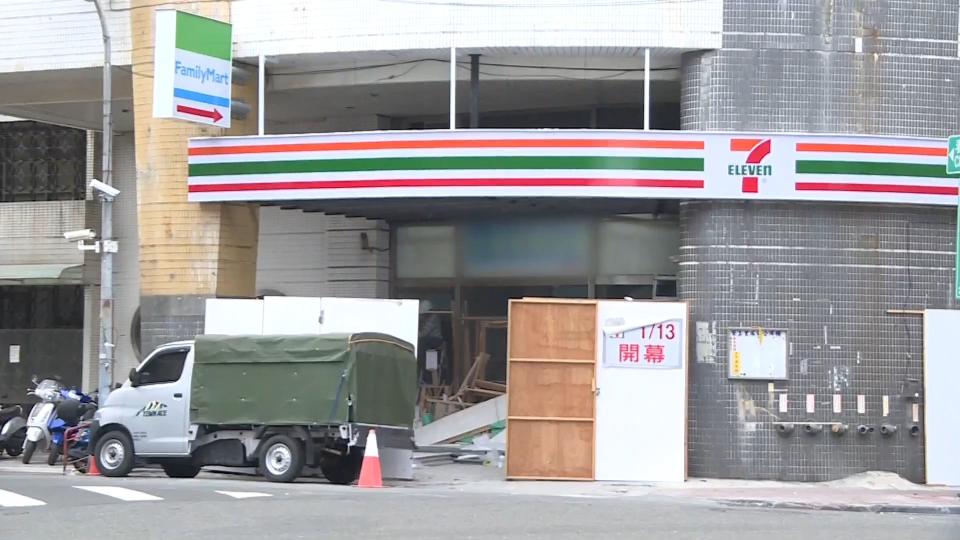 ▼3家7-11夾殺全家。（圖／東森新聞）