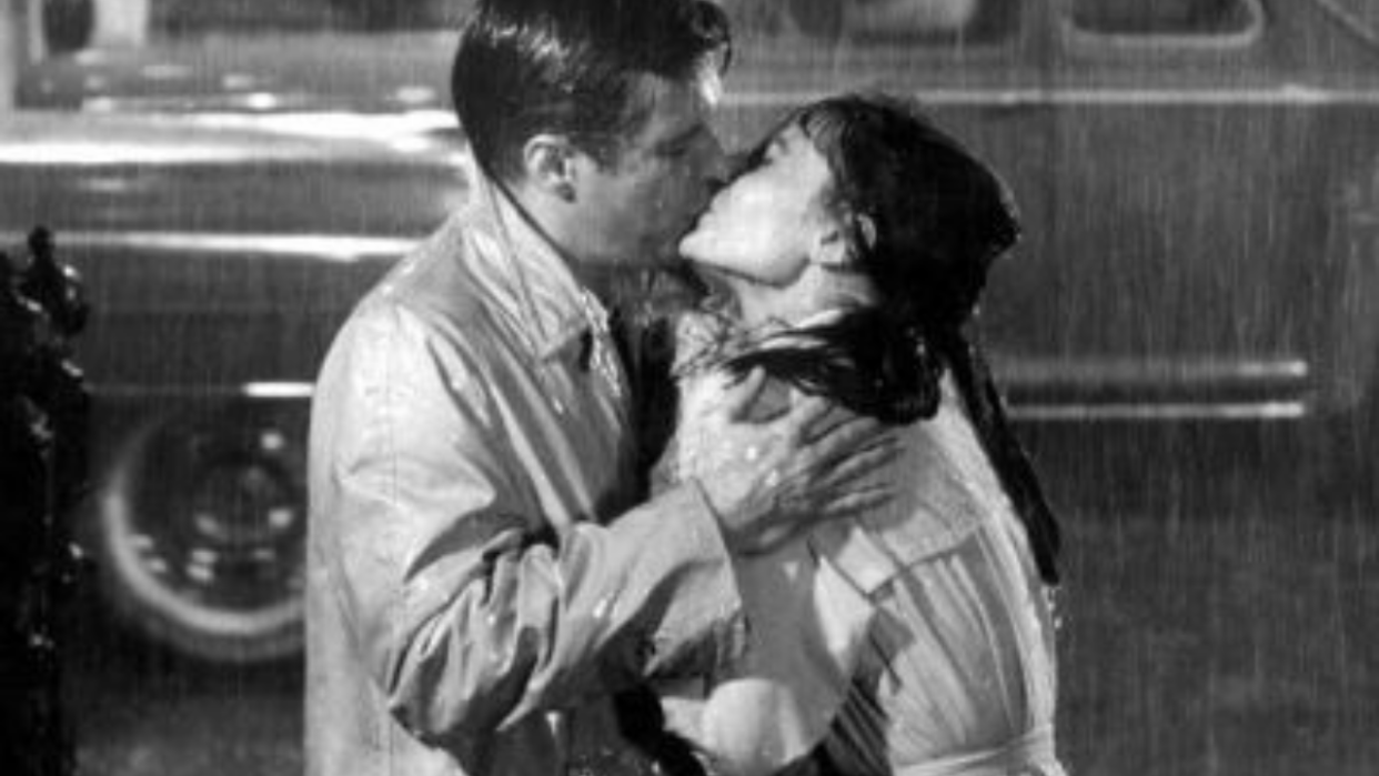  George Peppard and Audrey Hepburn in Breakfast at Tiffany's 