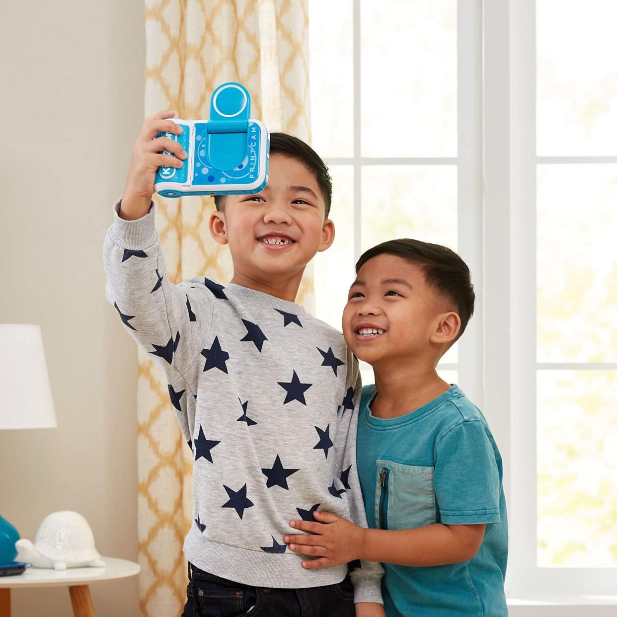 The flip-up lens makes selfies easy as pie. (Photo: VTech)