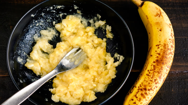 Bowl of mashed banana