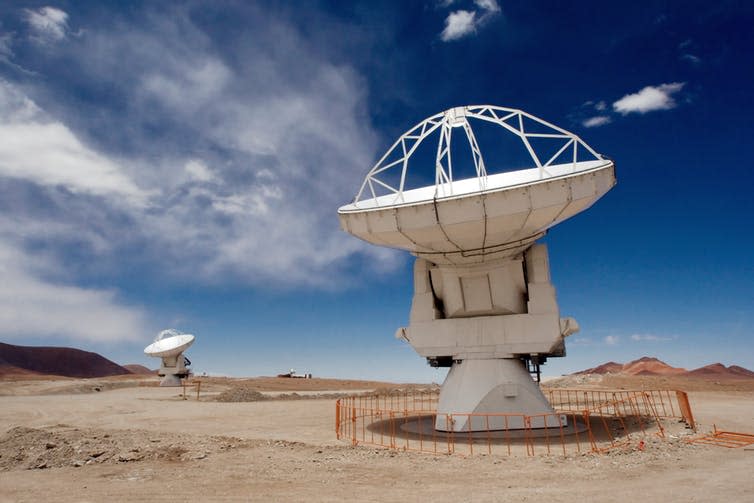 <span class="caption">ALMA antennas.</span> <span class="attribution"><span class="source">Iztok Bončina/ESO</span>, <a class="link " href="http://creativecommons.org/licenses/by-sa/4.0/" rel="nofollow noopener" target="_blank" data-ylk="slk:CC BY-SA;elm:context_link;itc:0;sec:content-canvas">CC BY-SA</a></span>