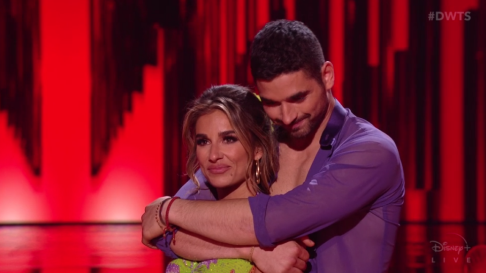 Jessie James Decker and Alan Bersten were sent home in Week 6 of “Dancing With the Stars.”<br>