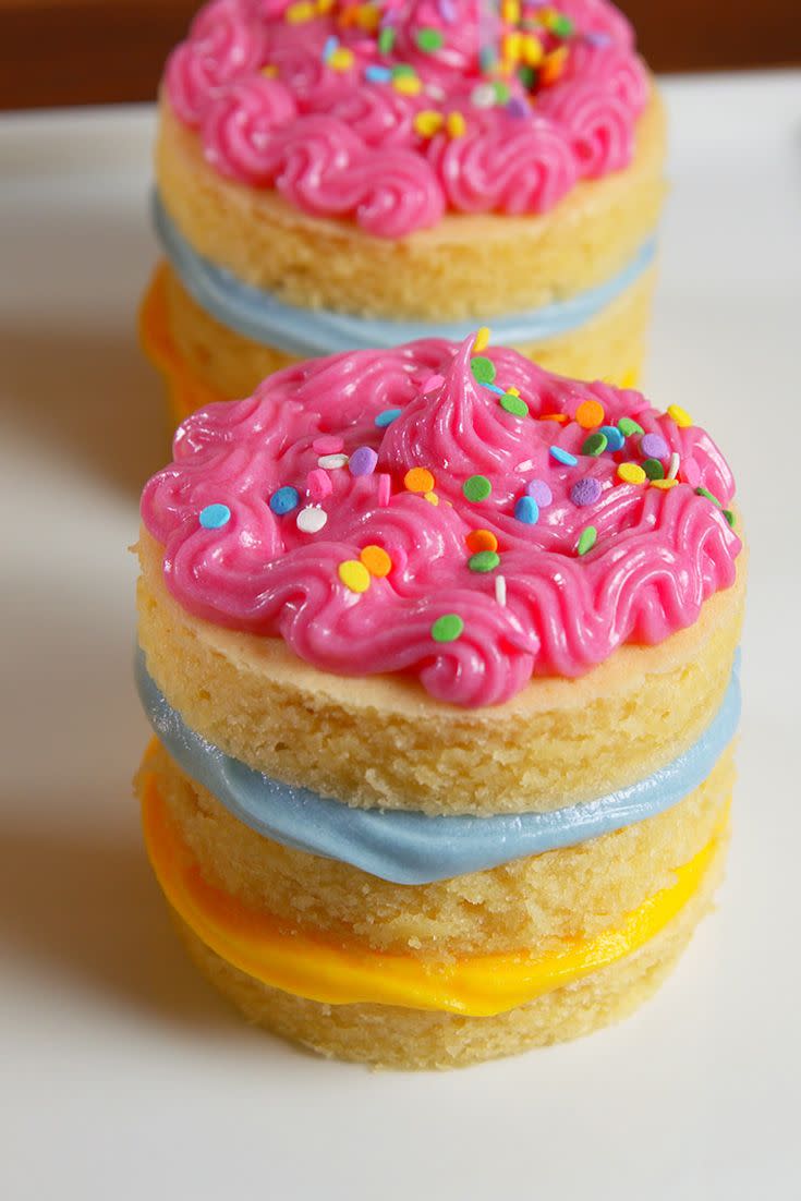 Mini Easter Cakes