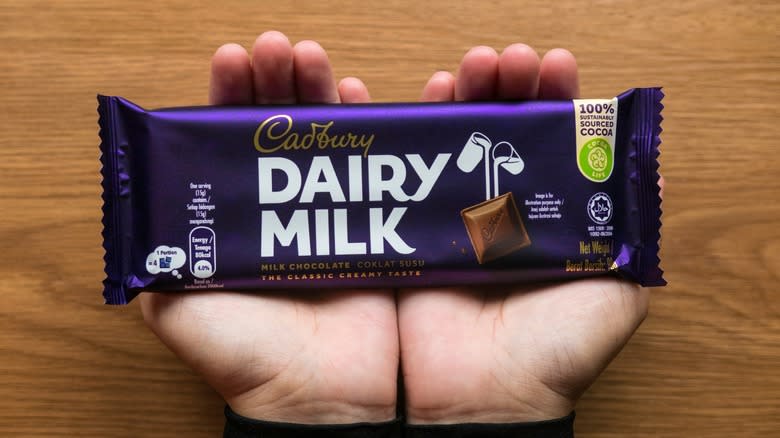 cadbury dairy milk chocolate bar