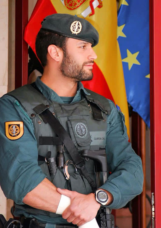 Jorge Pérez con el uniforme de guardia civil 