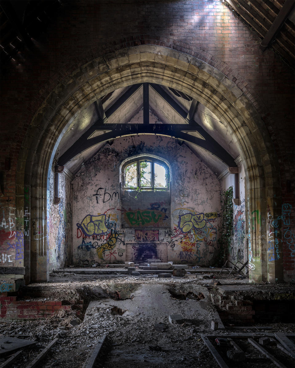 Graffiti and rubble inside an abandoned church in Northern Ireland, March 12, 2018. (Photo: Unseen Decay/Mercury Press/Caters News)