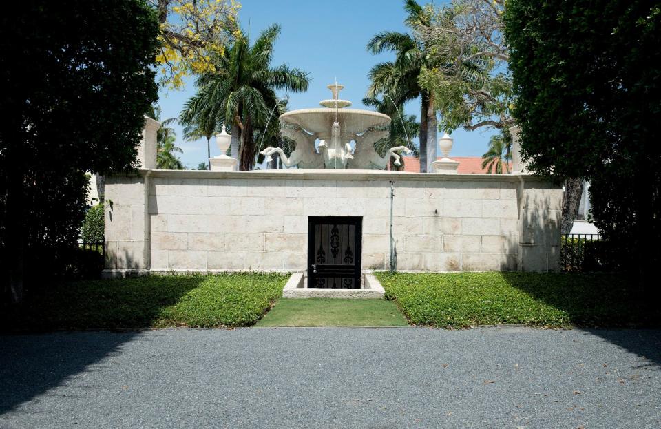 Palm Beach plans to add steps to the south wall of the historic Addison Mizner Memorial Fountain. MEGHAN McCARTHY/The Palm Beach Daily News