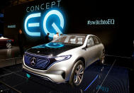 <p>Un Mercedes-Benz Concept EQ visto en la edición 87 del Salón Internacional del Automóvil celebrado en el Palexpo de Ginebra, Suiza, el 8 de marzo de 2017 (REUTERS / Arnd Wiegmann). </p>