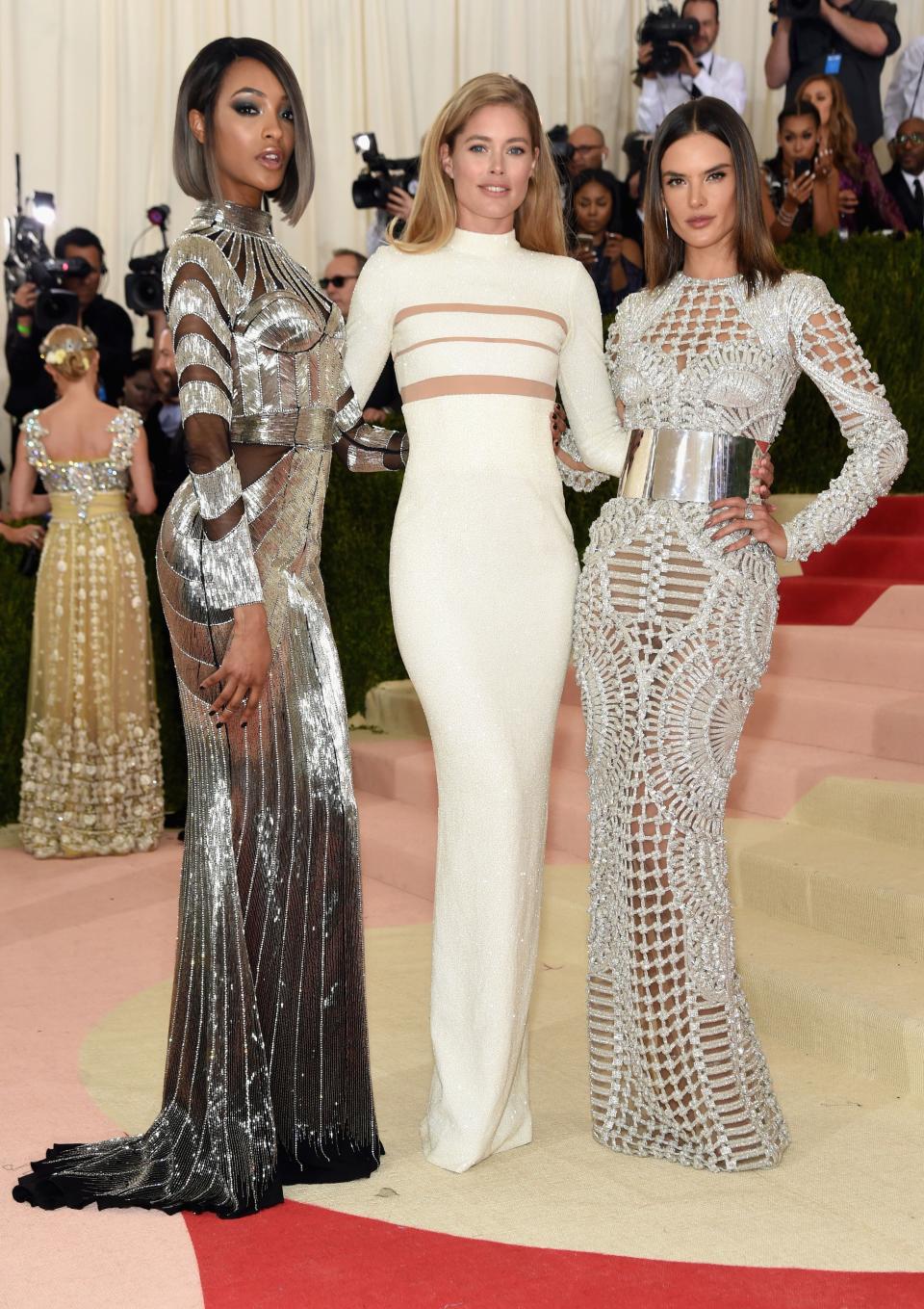 <h1 class="title">Jourdan Dunn in a Balmain dress and Eva Fehren jewelry, Doutzen Kroes in Balmain, and Alessandra Ambrosio in a Balmain dress, Jennifer Fisher earrings, and Fred Leighton rings</h1><cite class="credit">Photo: Getty Images</cite>