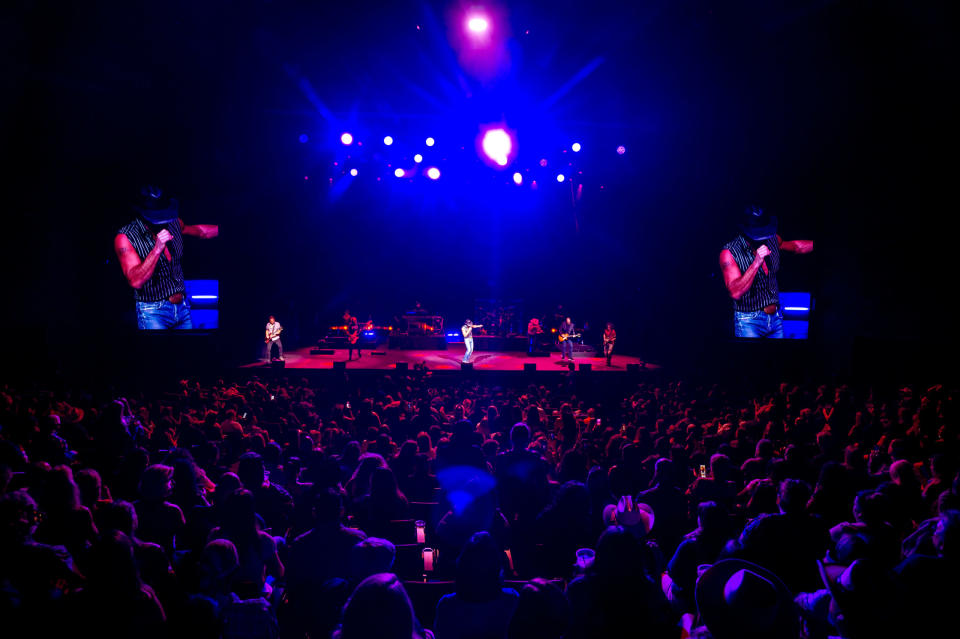 HIGHLAND, CALIFORNIA – SEPTEMBER 09: Tim McGraw performs on stage at Yaamava’ Theater at Yaamava’ Resort & Casino on September 09, 2022 in Highland, California. (Photo by John Sciulli/Getty Images for Yaamava’ Resort & Casino)