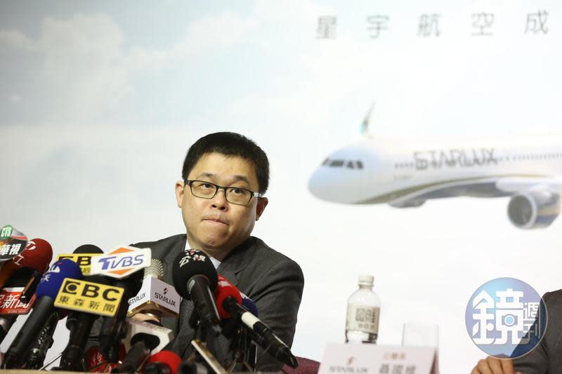 星宇航空董事長張國煒到成田機場向乘客致歉，親自駕駛飛機回台，被質疑是否疲勞駕駛。（本刊資料照）