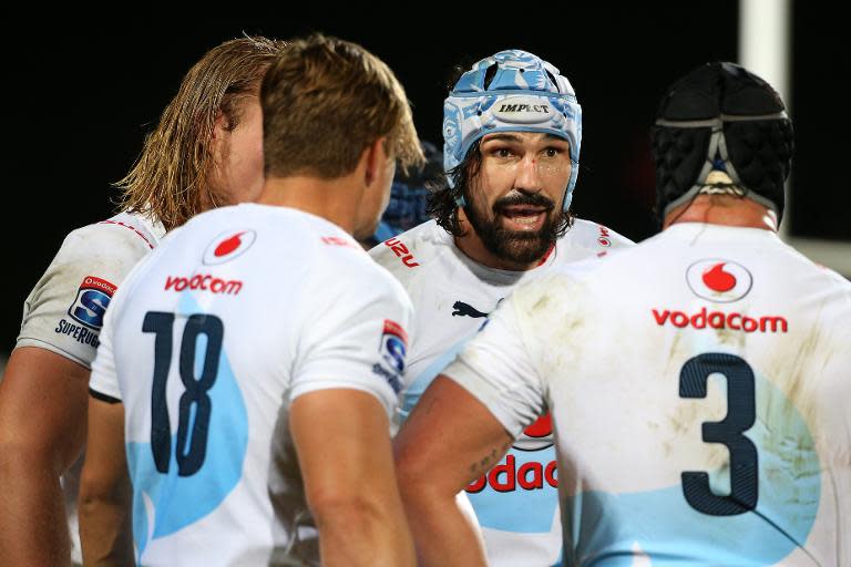 Victor Matfield (centre) of the Northern Bulls talks to teammates during the Super 15 match against Waikato Chiefs in Rotorua, New Zealand, on May 22, 2015