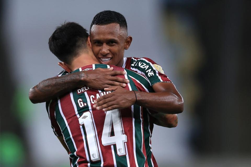 RIO DE JANEIRO, BRAZIL - APRIL 09: Germán Cano of Fluminense celebrates with Marquinhos of Fluminense after scoring the team's second goal during the Copa CONMEBOL Libertadores 2024 group A match between Fluminense and Colo-Colo at Maracana Stadium on April 09, 2024 in Rio de Janeiro, Brazil. (Photo by Buda Mendes/Getty Images)