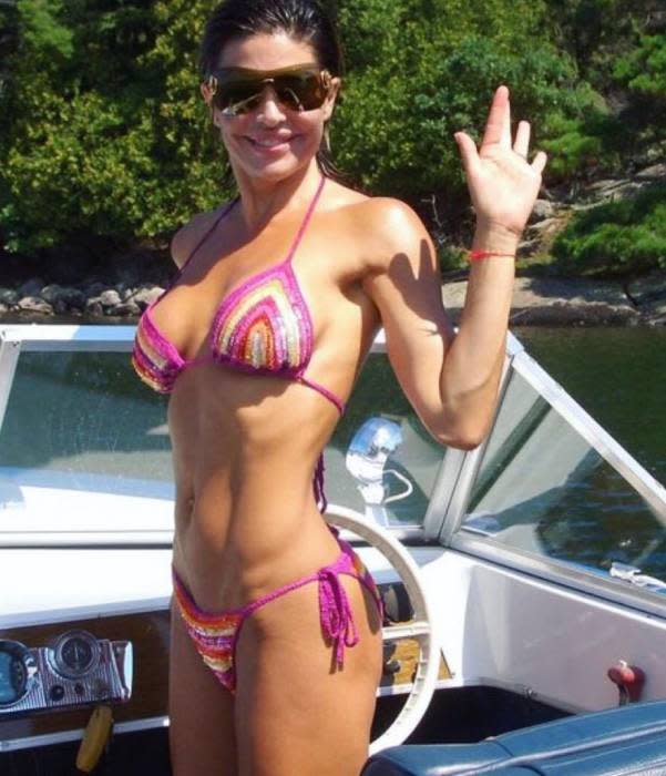 lisa-rinna-bikini