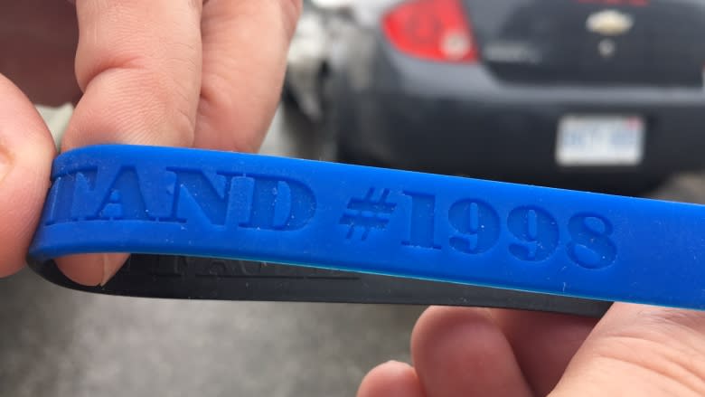 Ottawa police don wristbands in support of officer charged with manslaughter