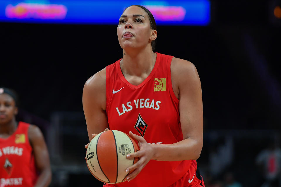 ATLANTA, GA  SEPTEMBER 05: Las Vegas' Liz Cambage (8) shoots a free throw during the WNBA game between the Las Vegas Aces and the Atlanta Dream on September 5th, 2019 at State Farm Arena in Atlanta, GA. (Photo by Rich von Biberstein/Icon Sportswire via Getty Images)