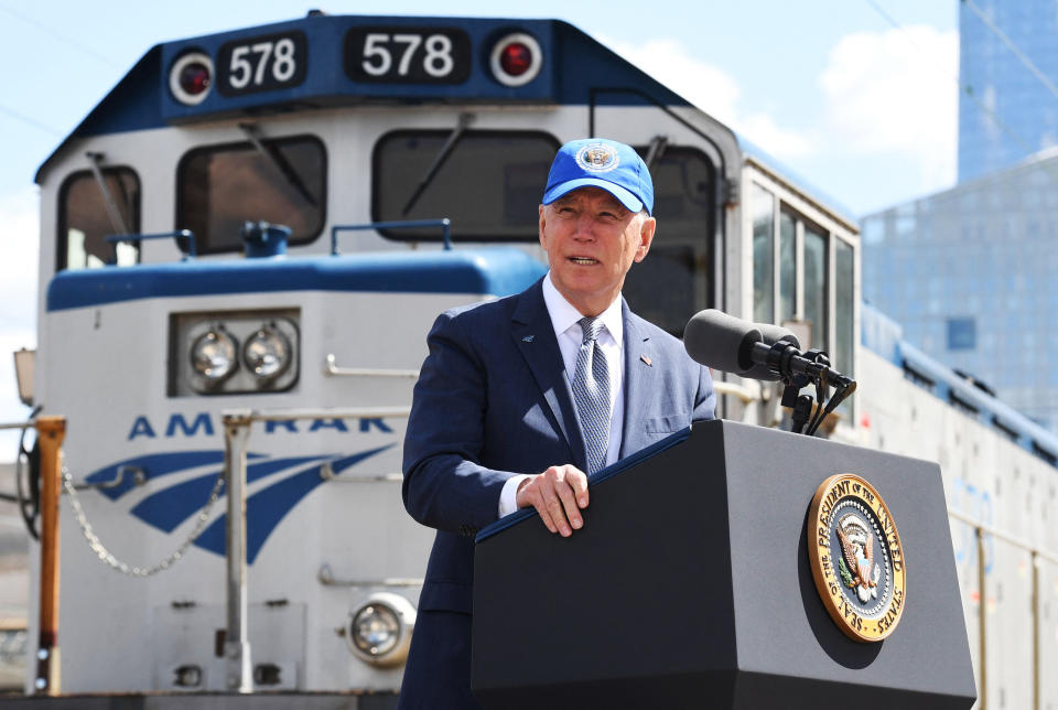 US-POLITICS-BIDEN-transport-rail (Olivier Douliery / AFP via Getty Images)