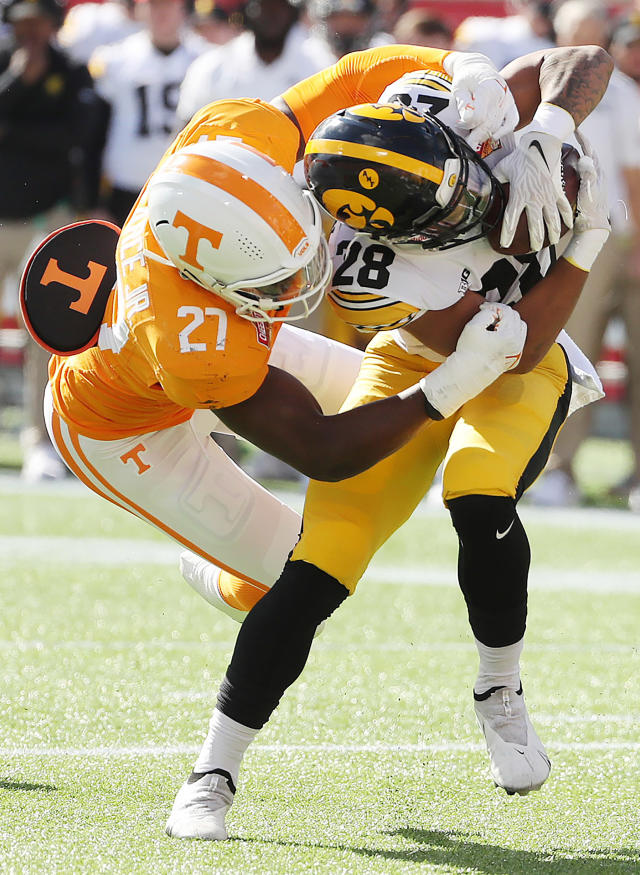 Iowa Hawkeyes vs Tennessee Volunteers: Cheez-It Citrus Bowl Game