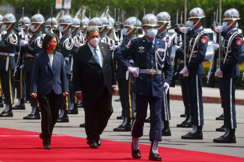 Taiwan President Tsai and Saint Vincent and the Grenadines Prime Minister Gonsalves in Taipei