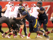 SAN FRANCISCO, CA - NOVEMBER 05: Cecil Whiteside #14 of the California Golden Bears sacks quarterback Marshall Lobbestael #9 of the Washington State Cougars at AT&T Park on November 5, 2011 in San Francisco, California. (Photo by Ezra Shaw/Getty Images)