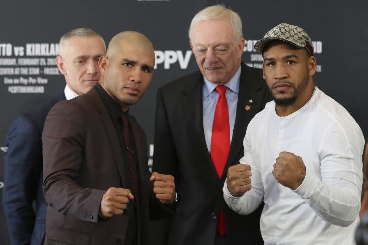 Miguel Cotto (L) and James Kirkland (R) poses with Dallas Cowboys owner Jerry Jones. Kirkland suffered a fractured nose, forcing the cancellation of their Feb. 25 fight. (Getty Images)