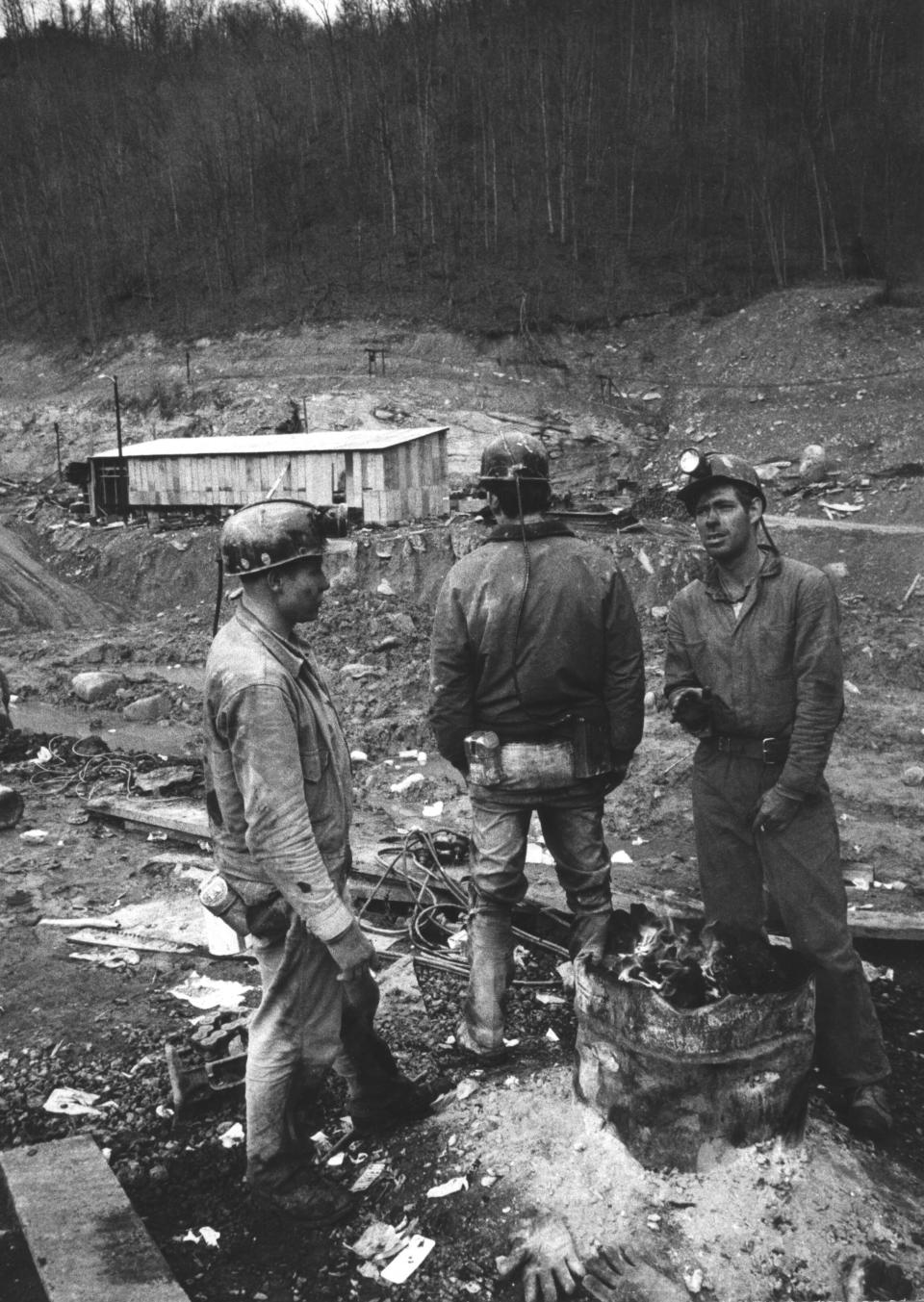 Coal miners at Hurricane Creek near Hyden, Ky. Jan 10, 1971