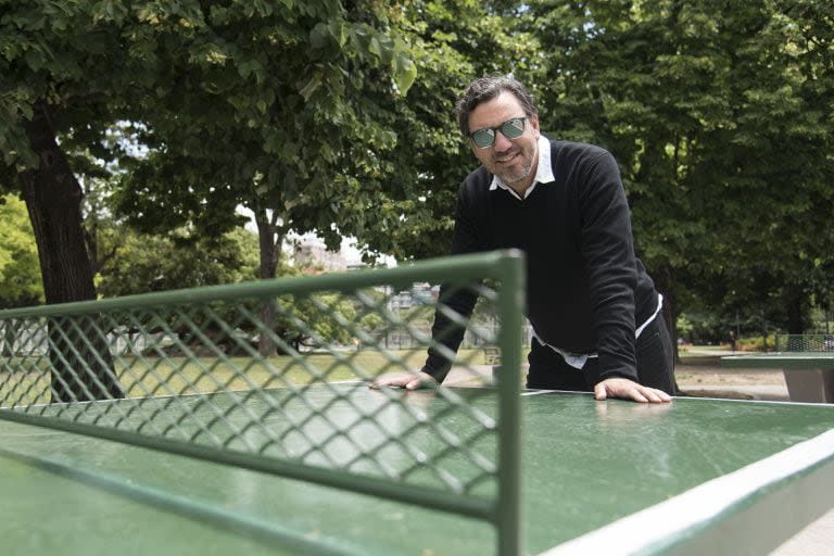 El argentino Dante Bottini, entrenador de tenis radicado en EE.UU. desde hace más de 15 años, durante su charla con LA NACION en el parque Las Heras, en la Ciudad de Buenos Aires