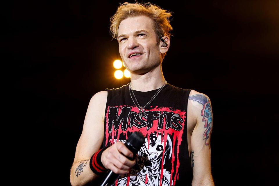 <p>Burak Cingi/Redferns</p> Deryck Whibley performing in London in October 2022