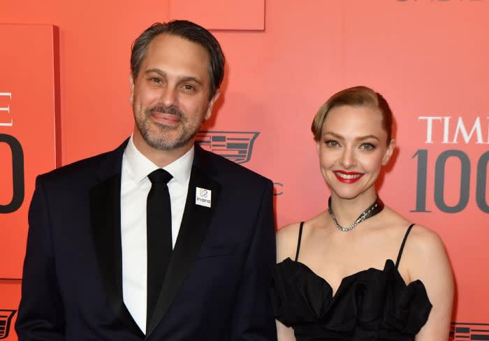 Amanda Seyfried con su marido Thomas Sadoski