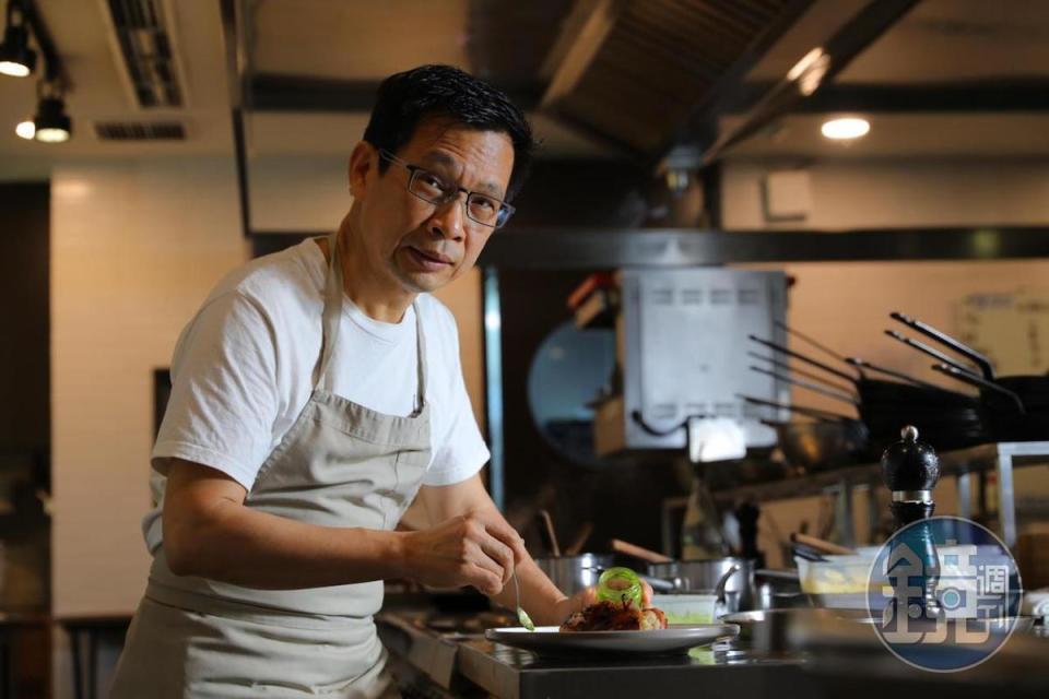 「法餐南霸天」主廚簡天才掌杓料理30年，在台灣法餐界有江湖地位。