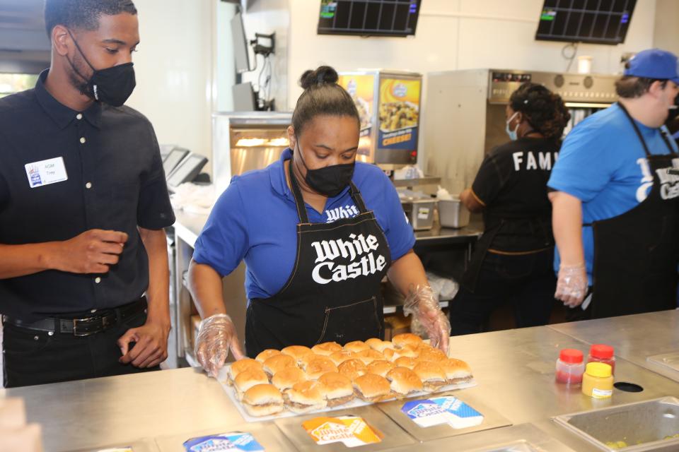 The wildly popular burger chain White Castle will soon return to Florida after a 53-year hiatus.