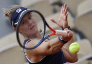 La argentina Nadia Podoroska durante el partido contra Elina Svitolina por los cuartos de final del Abierto de Francia, el martes 6 de octubre de 2020, en París. (AP Foto/Alessandra Tarantino)