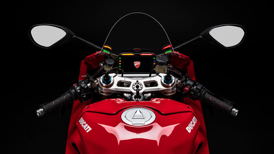 Ducati Panigale V4 S－《猛毒2：血蜘蛛》中的另一匹紅色猛獸