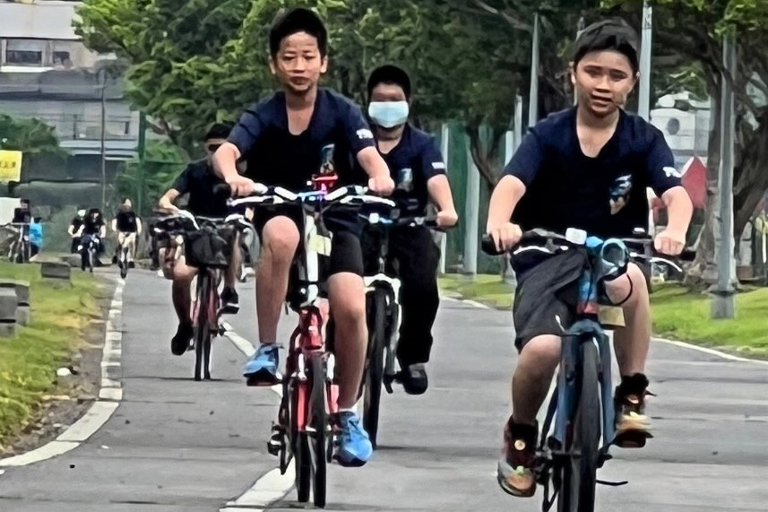 玉成小鐵人挑戰自行車項目