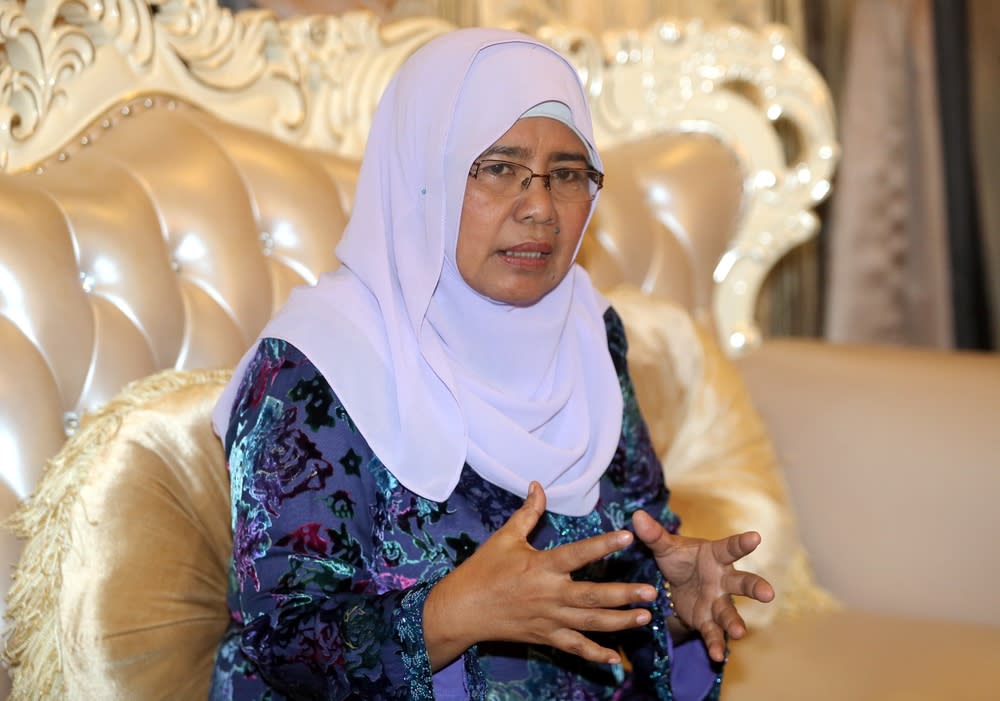 Former Parti Pribumi Bersatu Malaysia (PPBM) vice-president Datuk Hamidah Osman at a press conference held at her Batu Gajah home August 20, 2018. — Picture by Farhan Najib