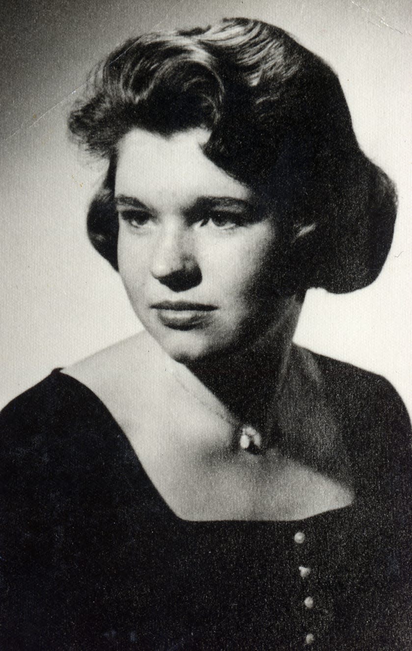 Jo Carol Pierce in a 1962 cast photo from Lubbock Little Theater.
