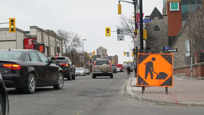 Vanier split over Montreal Road bike lanes