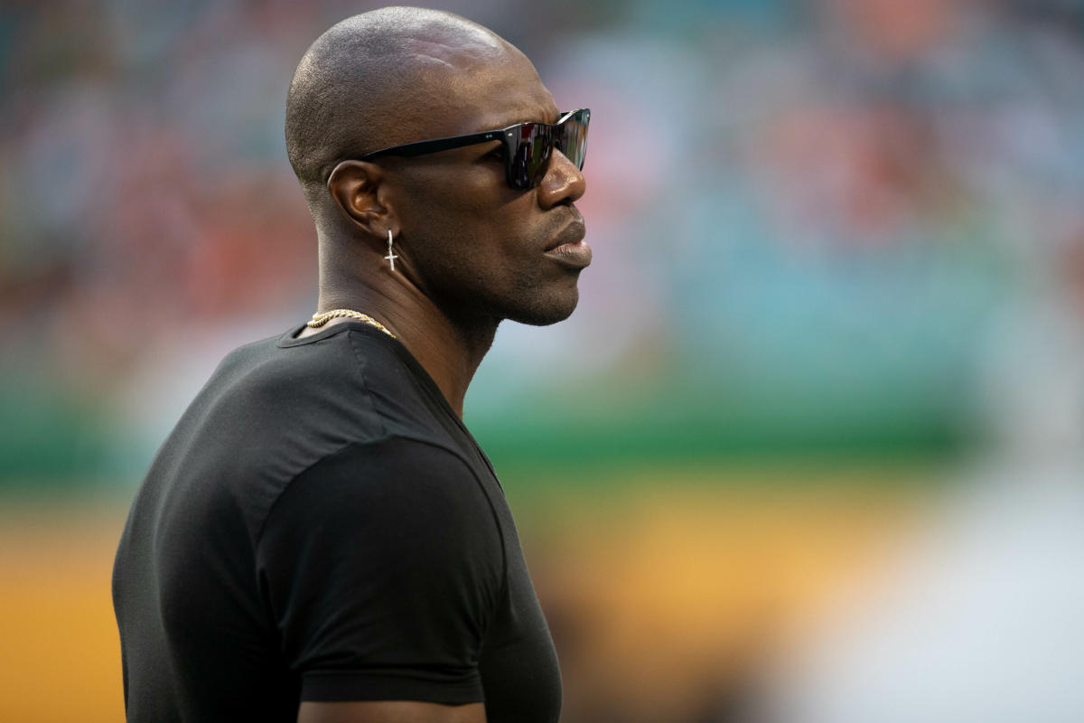 Terrell Owens, 48, Runs Sub 4.5 40-Yard Dash In Race Against FCF